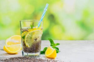 Lợi ích sức khỏe từ nước hạt chia, chanh và mật ong buổi sáng