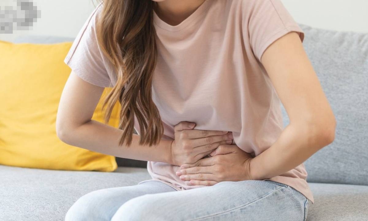 Gần 100 viên sỏi mật do thói quen bỏ bữa sáng và ăn đêm muộn